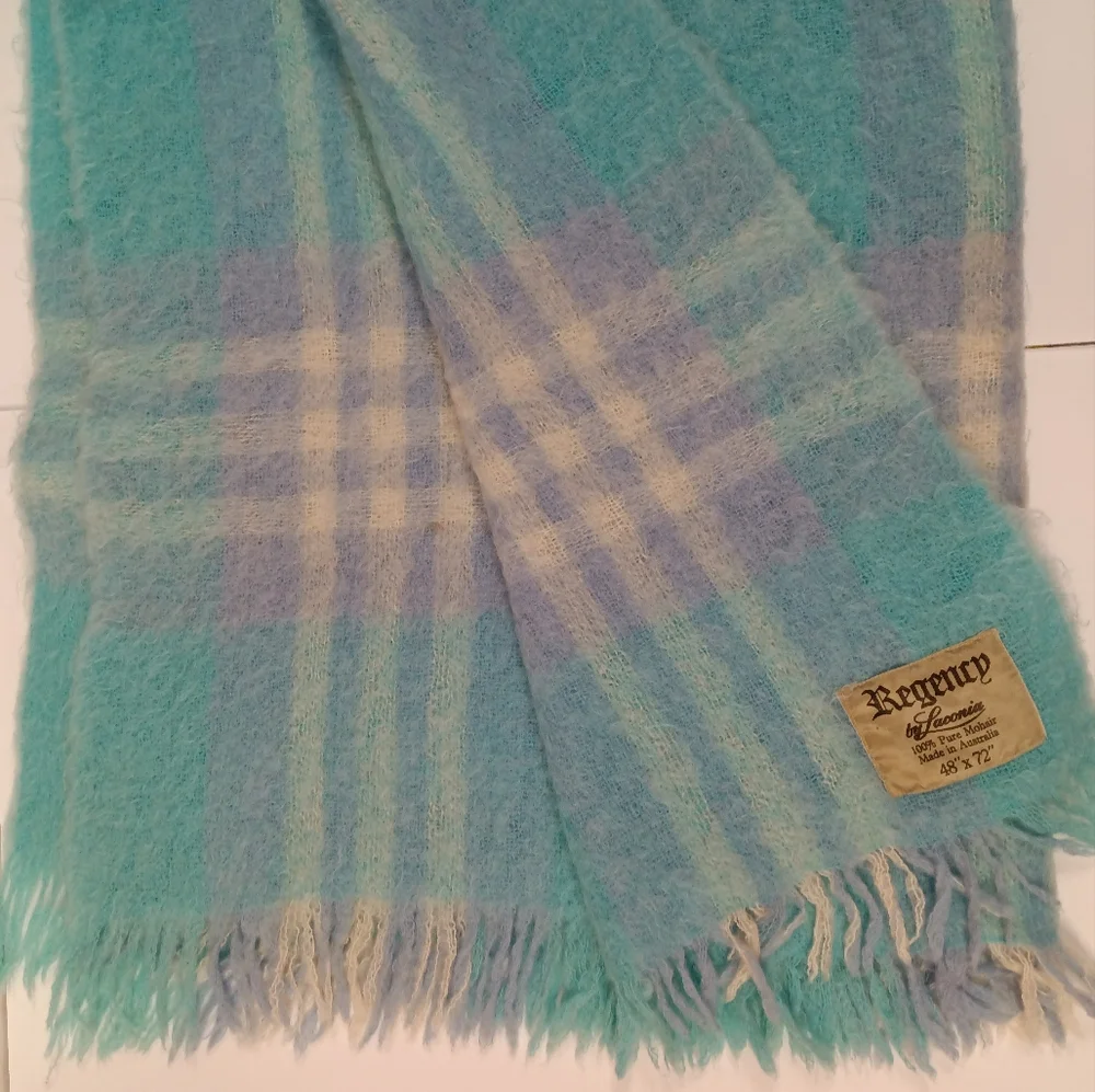 Mohair Vintage Regency by Laconia 48
